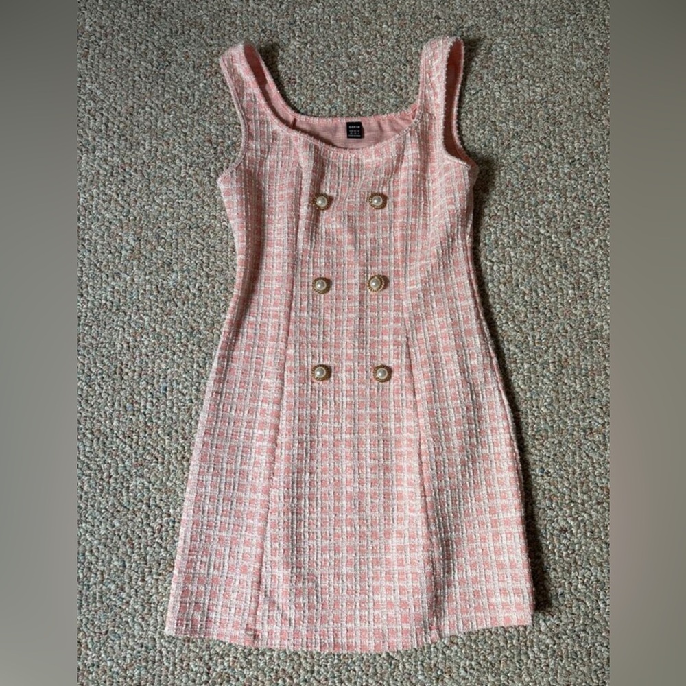 Pink sleeveless double breasted dress